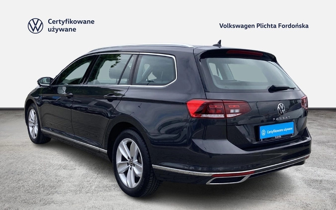 Volkswagen Passat cena 179900 przebieg: 17504, rok produkcji 2023 z Białobrzegi małe 704